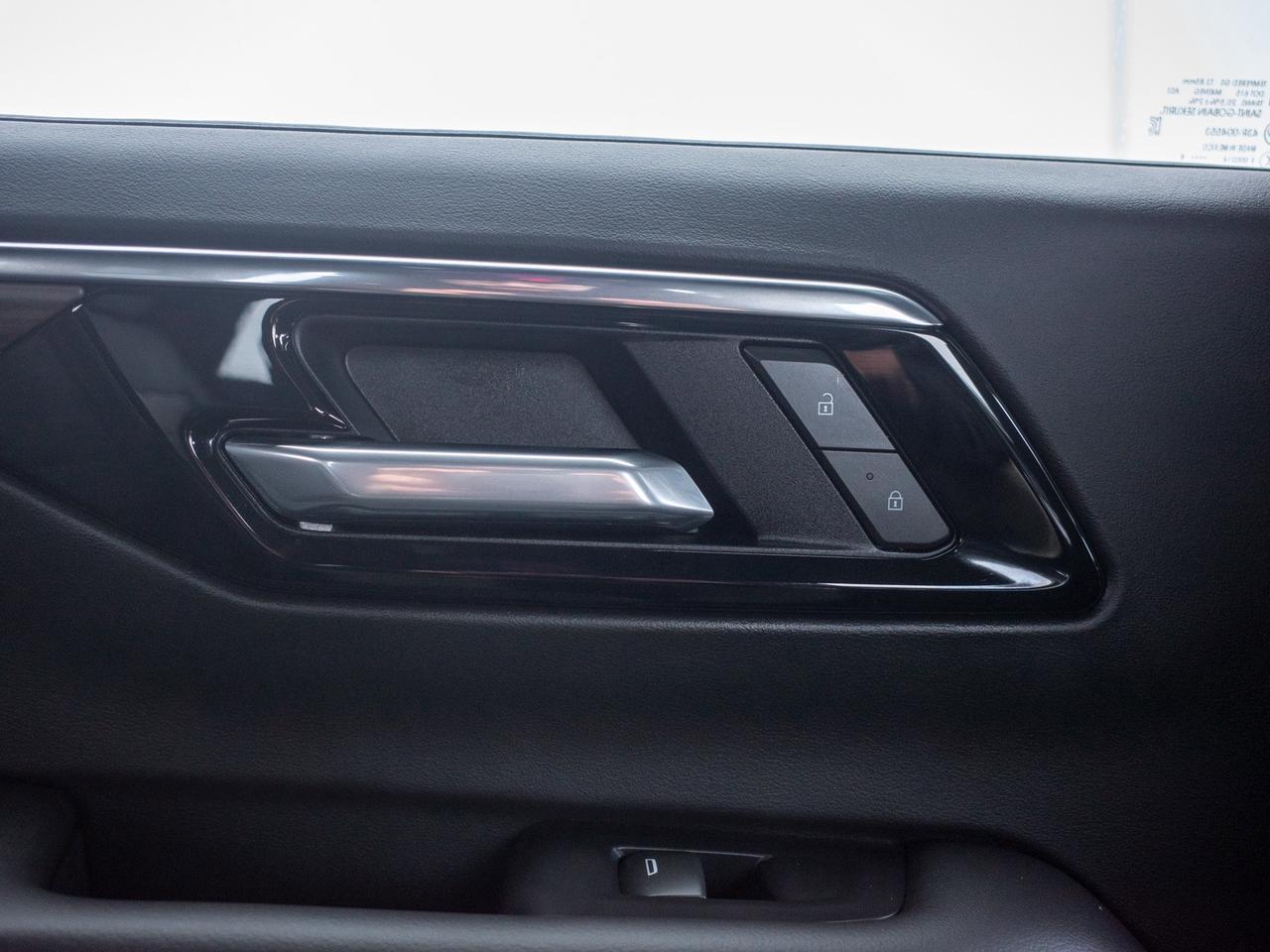 2025 Chevrolet Tahoe Z71 - 17.7-inch Touchscreen Photo