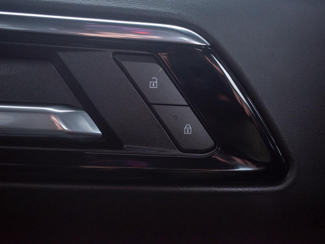 2025 Chevrolet Tahoe Z71 - 17.7-inch Touchscreen Photo