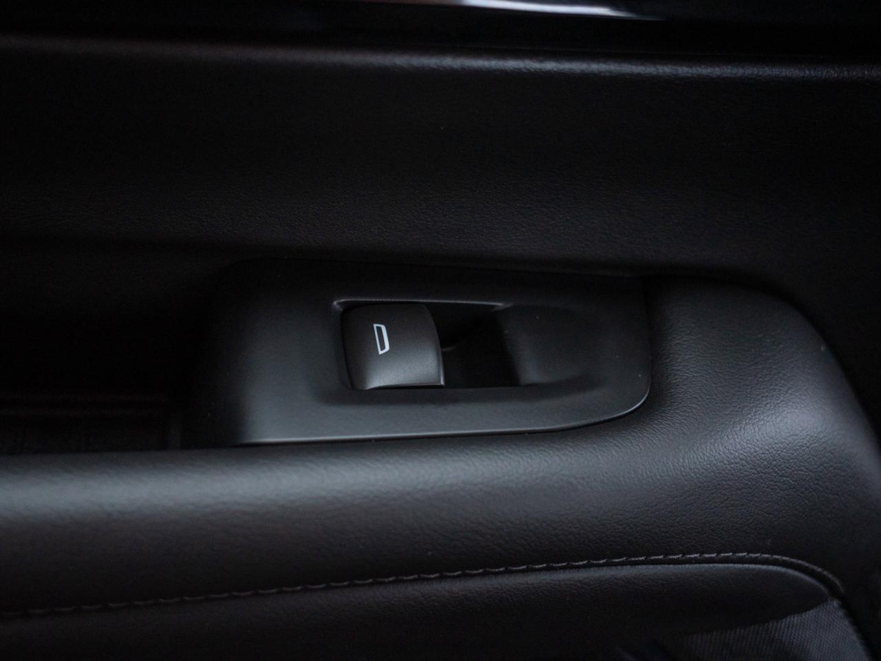 2025 Chevrolet Tahoe Z71 - 17.7-inch Touchscreen Photo