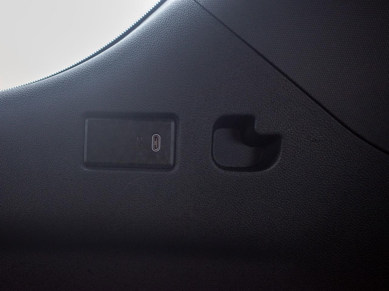 2025 Chevrolet Tahoe Z71 - 17.7-inch Touchscreen Photo