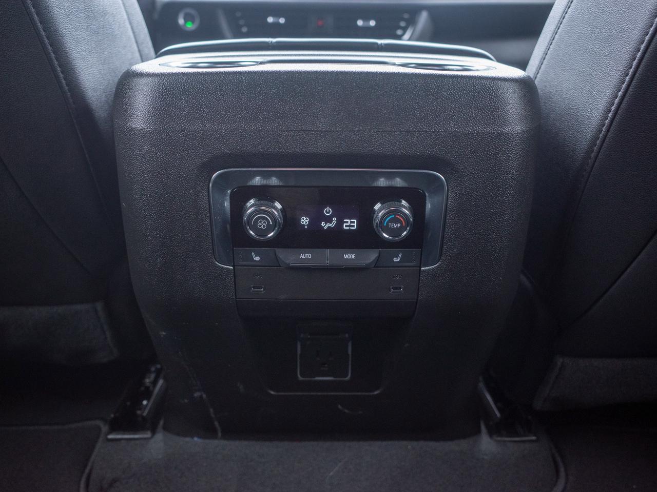 2025 Chevrolet Tahoe Z71 - 17.7-inch Touchscreen Photo