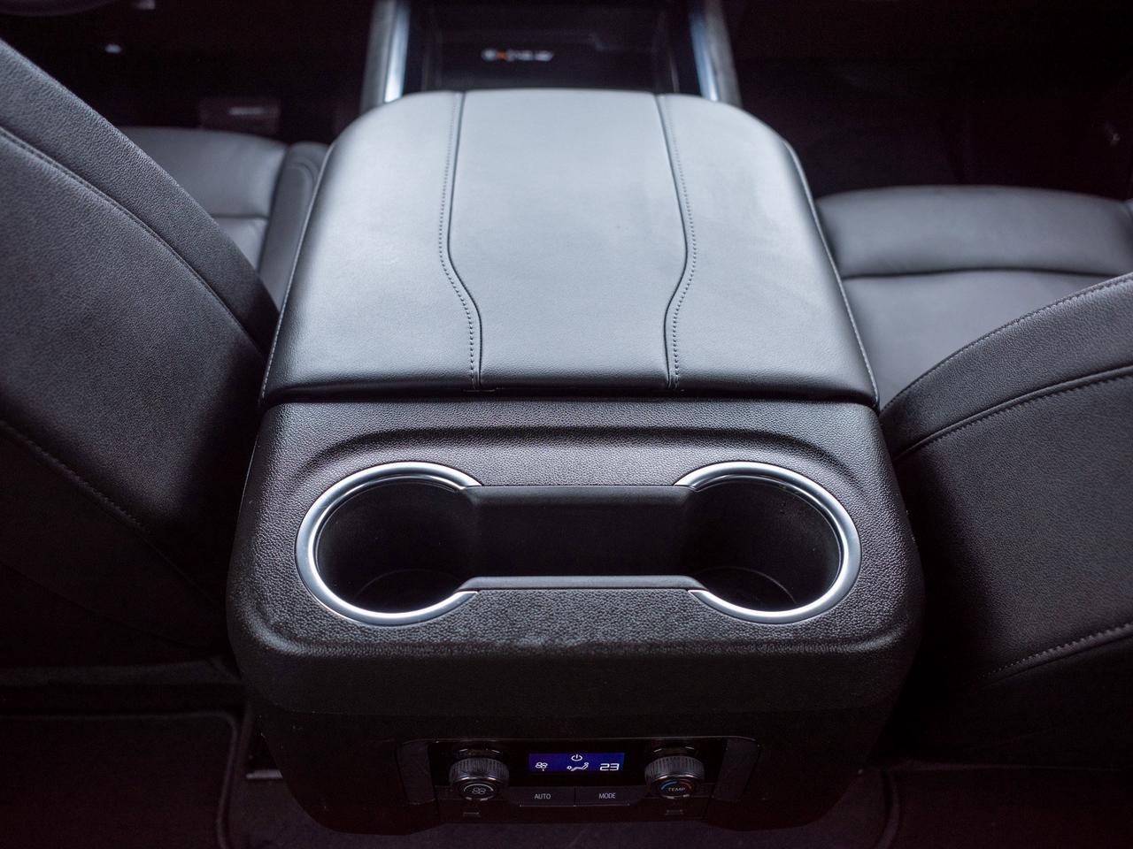 2025 Chevrolet Tahoe Z71 - 17.7-inch Touchscreen Photo