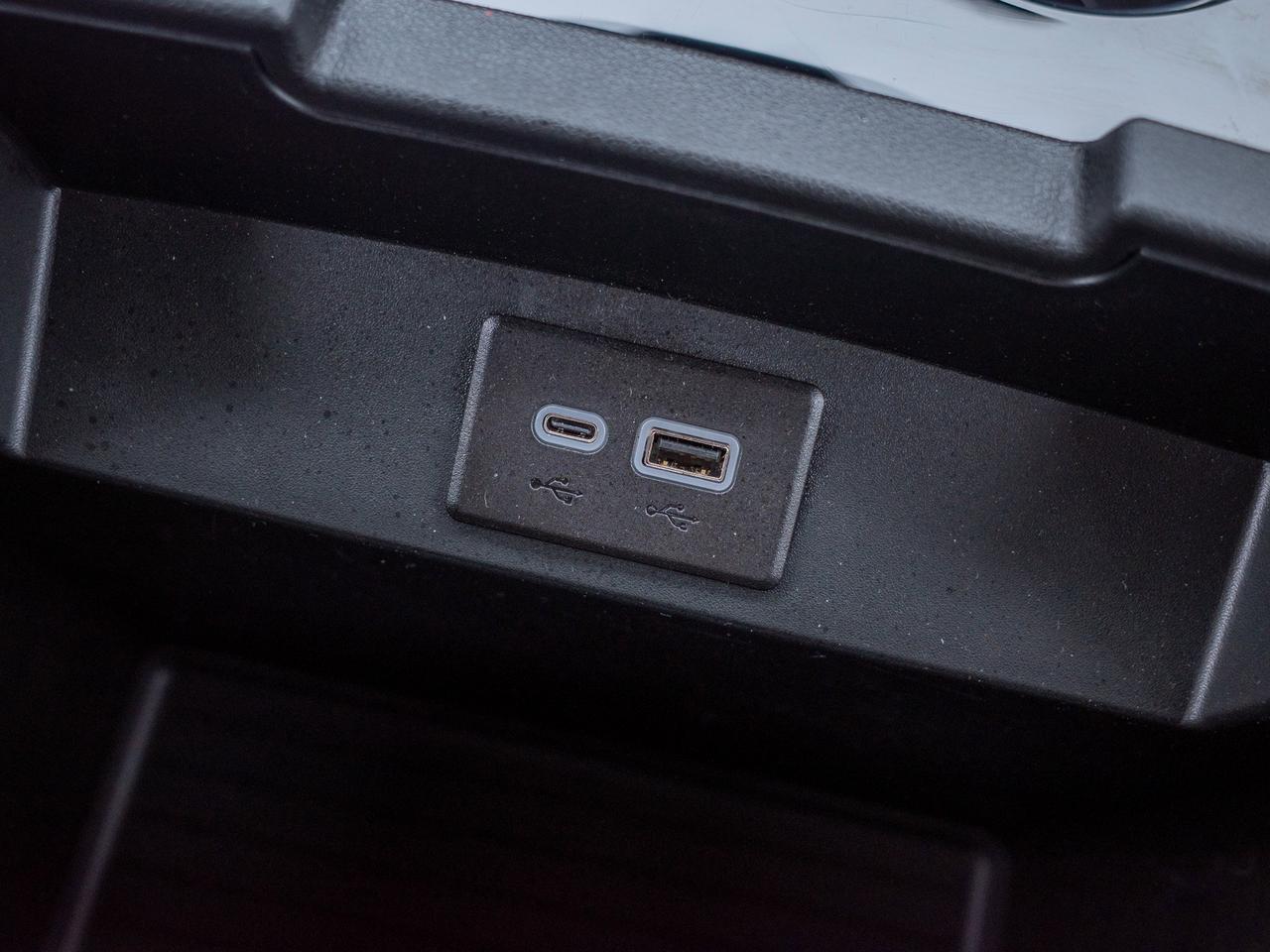 2025 Chevrolet Tahoe Z71 - 17.7-inch Touchscreen Photo