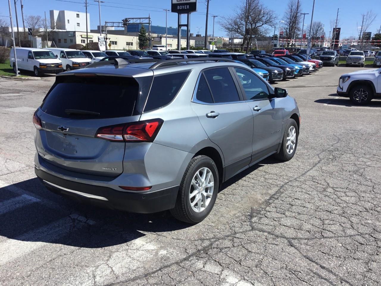 2024 Chevrolet Equinox LT Photo4