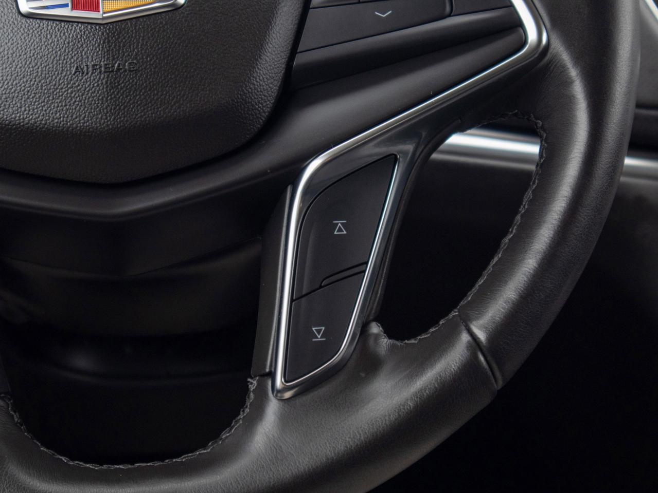 2019 Cadillac XT5 Premium Luxury AWD - LOW KM   Seat Memory Photo