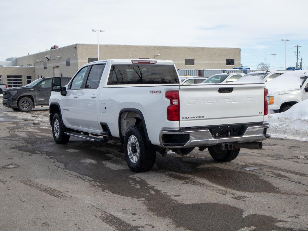 2025 Chevrolet SILVERADO 2500HD LT - Steering Wheel Audio Controls   WiFi Hotspot Photo