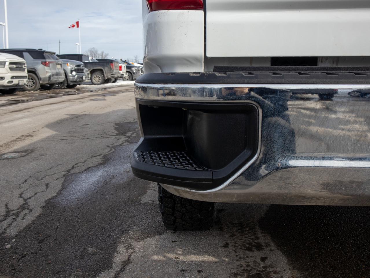 2025 Chevrolet SILVERADO 2500HD LT - Steering Wheel Audio Controls   WiFi Hotspot Photo