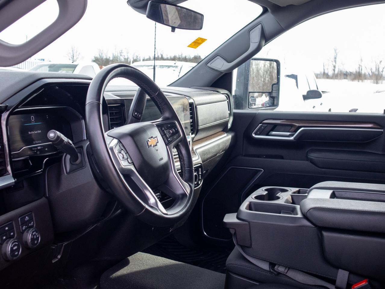 2025 Chevrolet SILVERADO 2500HD LT - Steering Wheel Audio Controls   WiFi Hotspot Photo