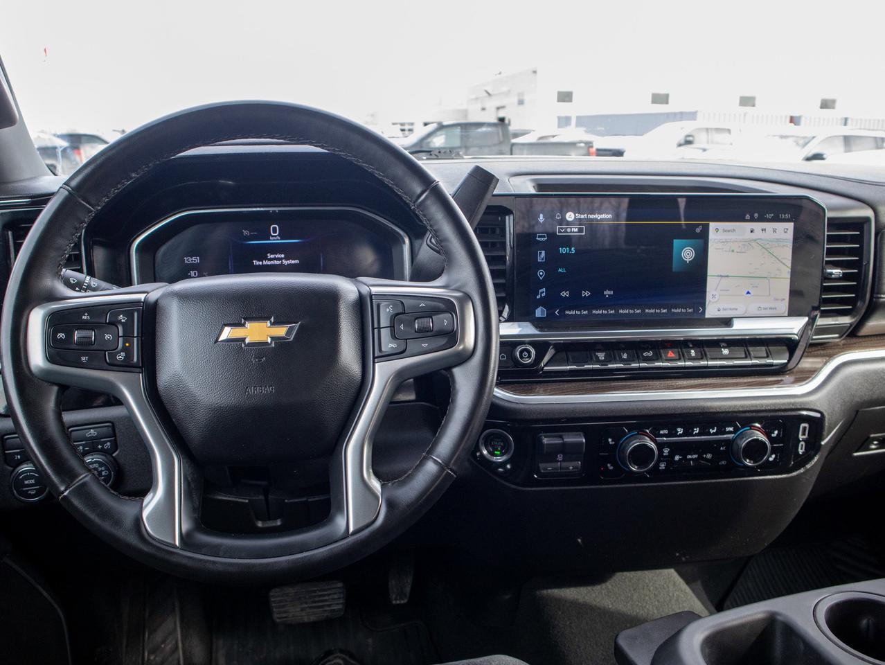 2025 Chevrolet SILVERADO 2500HD LT - Steering Wheel Audio Controls   WiFi Hotspot Photo