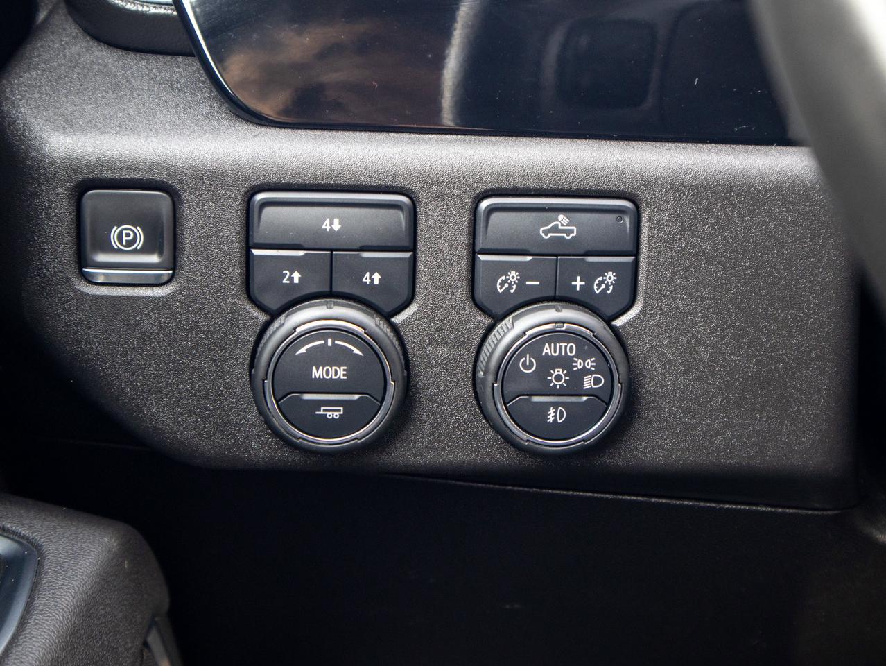 2025 Chevrolet SILVERADO 2500HD LT - Steering Wheel Audio Controls   WiFi Hotspot Photo