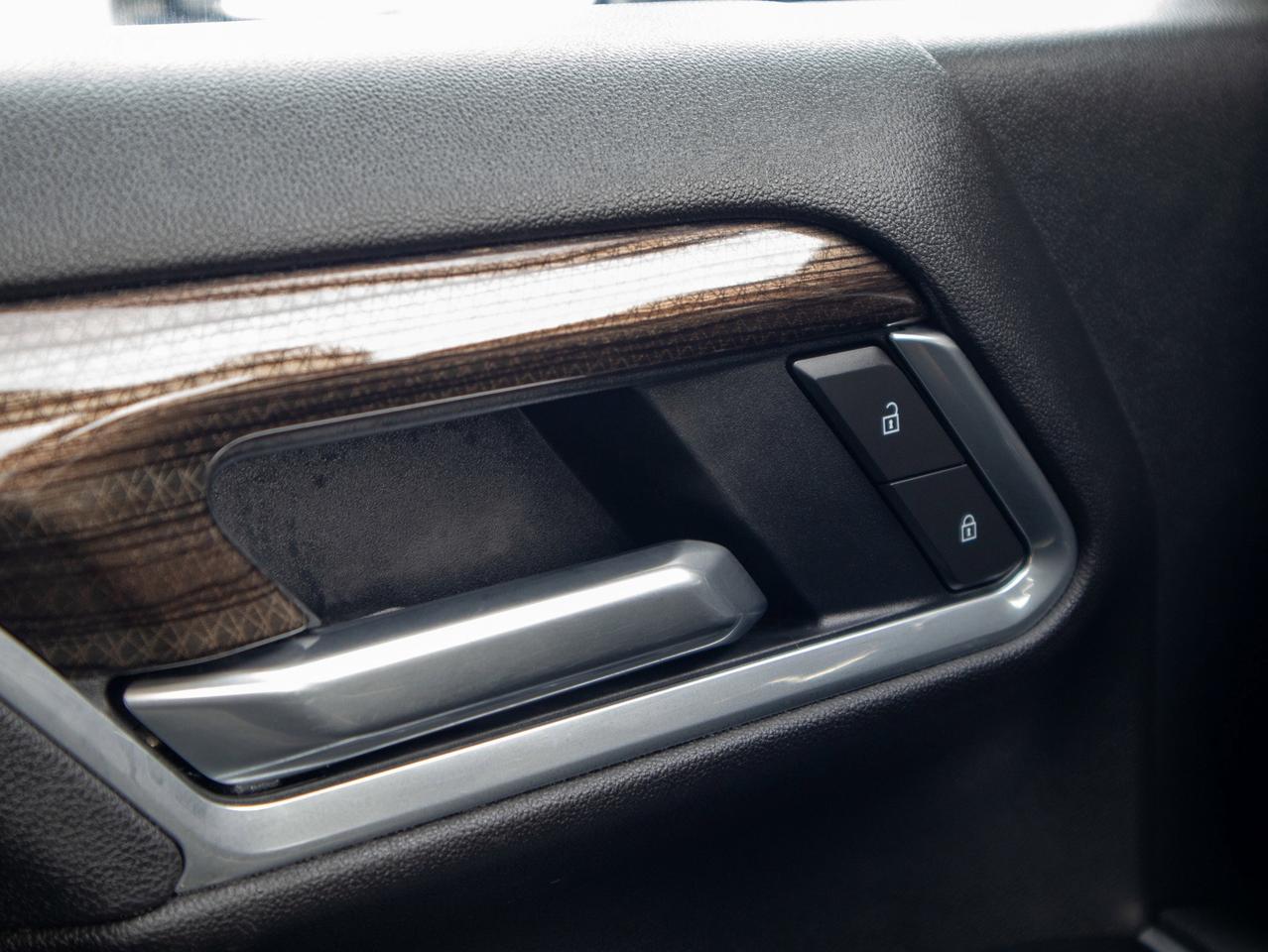 2025 Chevrolet SILVERADO 2500HD LT - Steering Wheel Audio Controls   WiFi Hotspot Photo