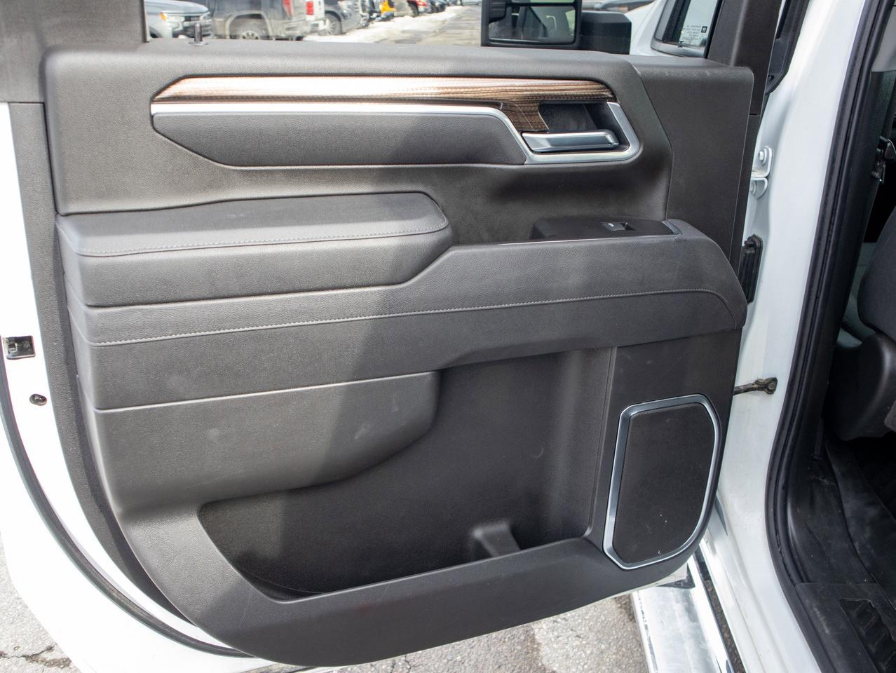 2025 Chevrolet SILVERADO 2500HD LT - Steering Wheel Audio Controls   WiFi Hotspot Photo