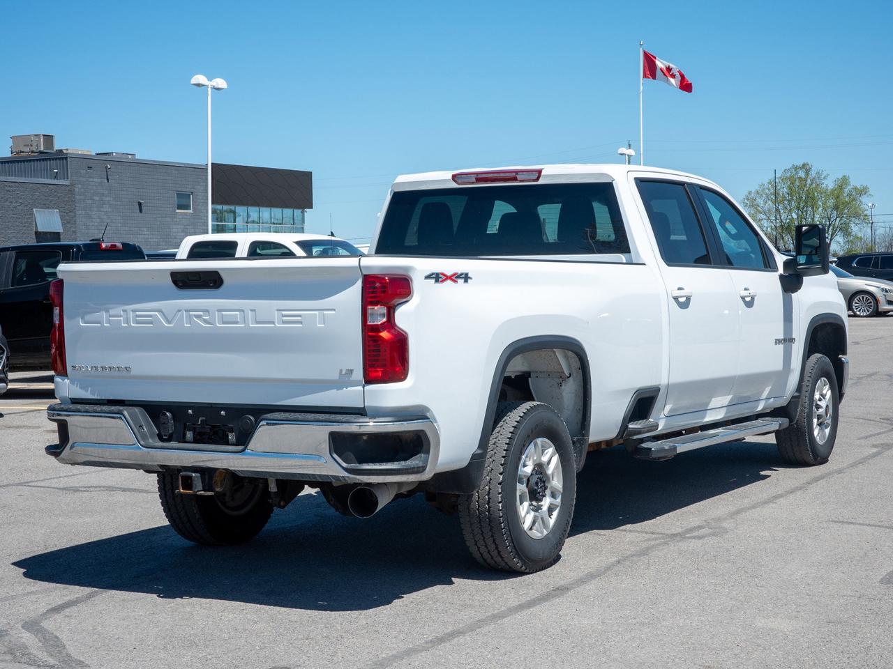2025 Chevrolet SILVERADO 2500HD LT - Steering Wheel Audio Controls   WiFi Hotspot Photo
