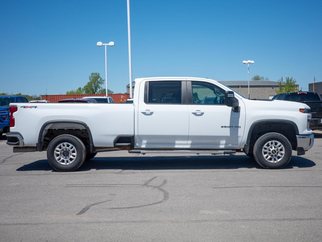 2025 Chevrolet SILVERADO 2500HD LT - Steering Wheel Audio Controls   WiFi Hotspot Photo