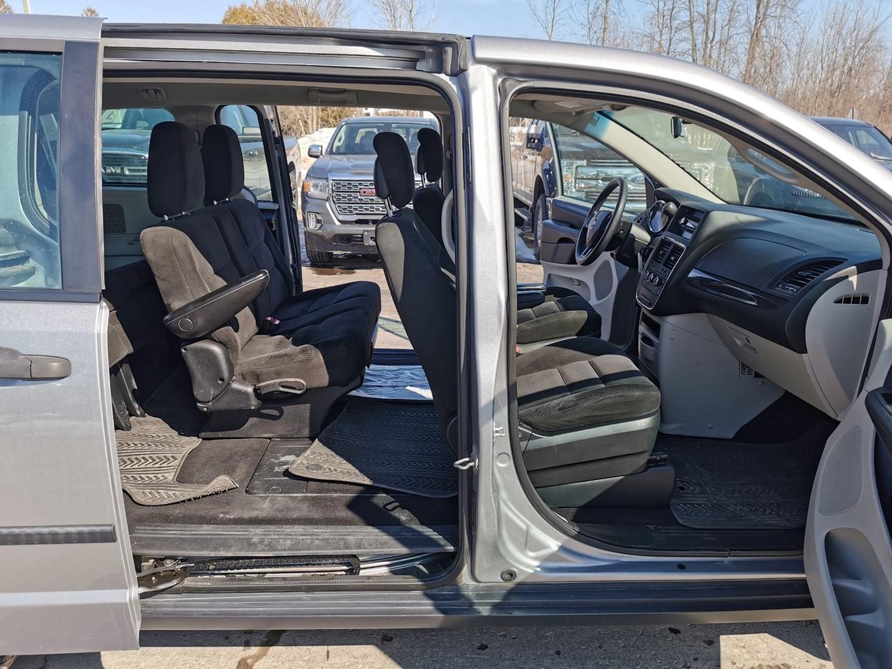 2016 Dodge Grand Caravan SE Photo