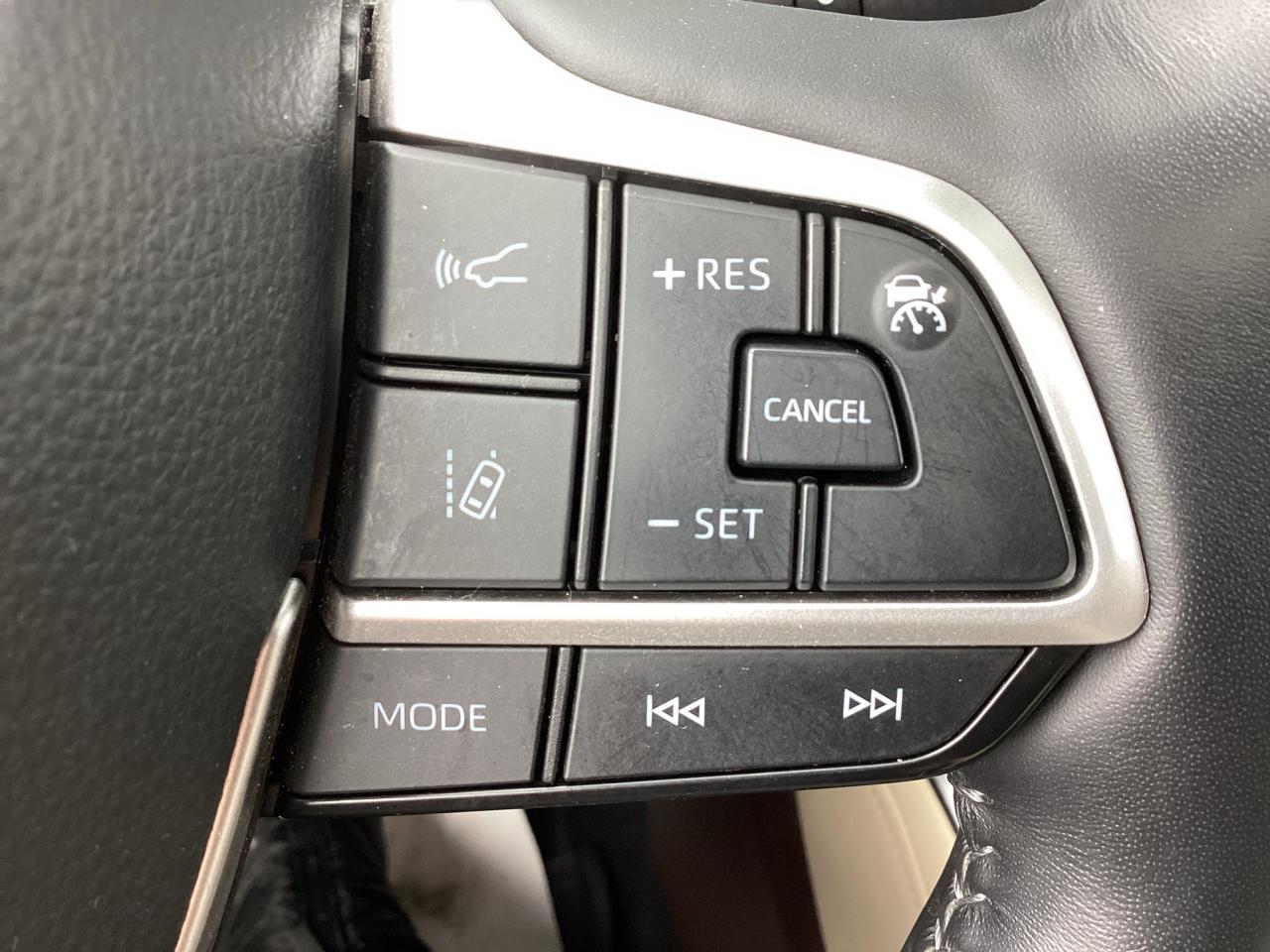 2022 Toyota Highlander HYBRID Limited AWD Photo