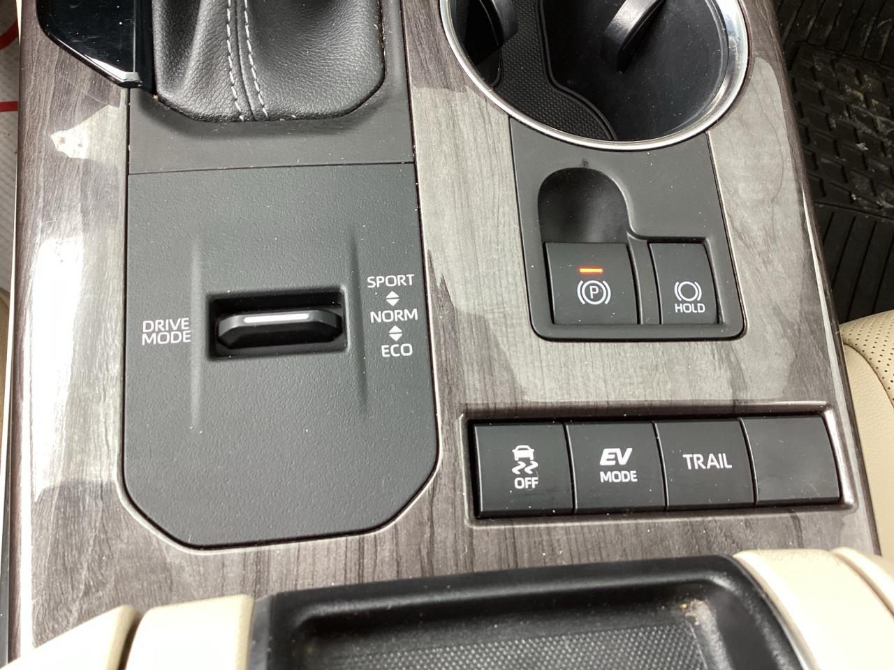 2022 Toyota Highlander HYBRID Limited AWD Photo