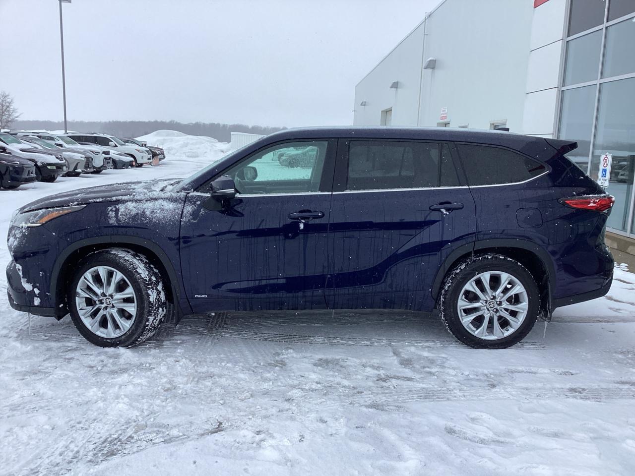 2022 Toyota Highlander HYBRID Limited AWD Photo