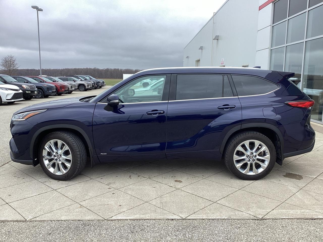 2022 Toyota Highlander HYBRID Limited AWD Photo