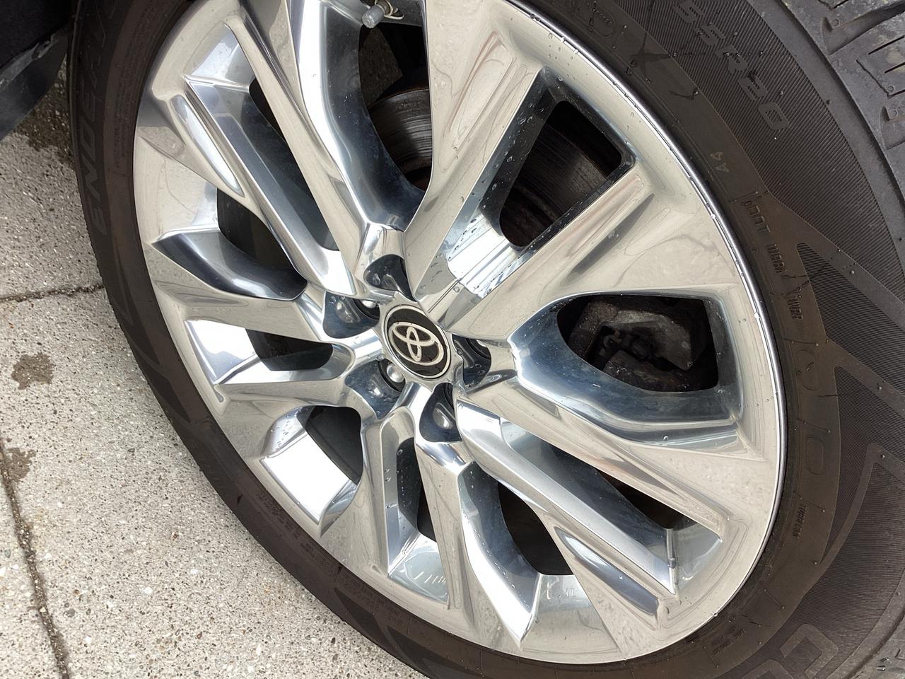 2022 Toyota Highlander HYBRID Limited AWD Photo