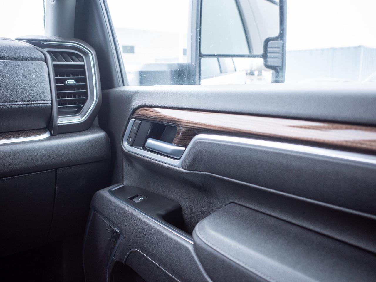 2025 Chevrolet SILVERADO 2500HD LT - WiFi Hotspot   All-Season Tires Photo