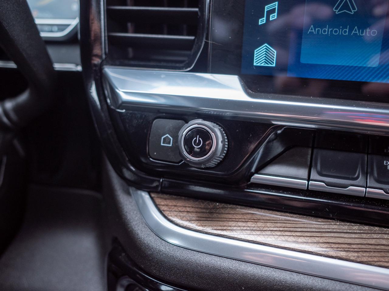 2025 Chevrolet SILVERADO 2500HD LT - WiFi Hotspot   All-Season Tires Photo