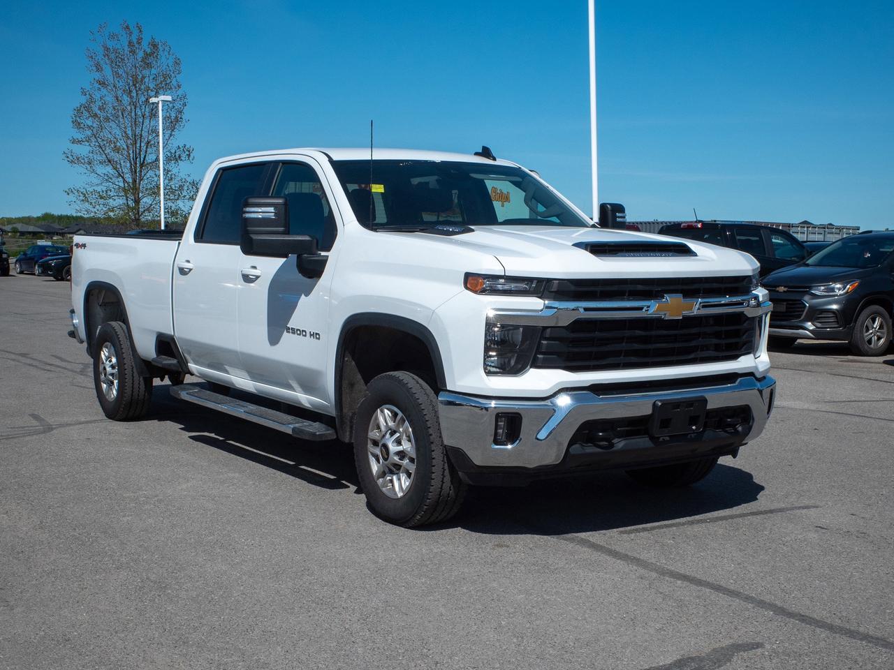 2025 Chevrolet SILVERADO 2500HD LT - WiFi Hotspot   All-Season Tires Photo