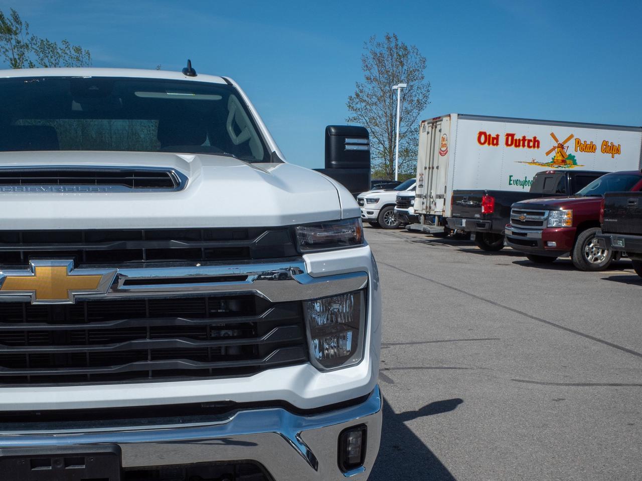 2025 Chevrolet SILVERADO 2500HD LT - WiFi Hotspot   All-Season Tires Photo