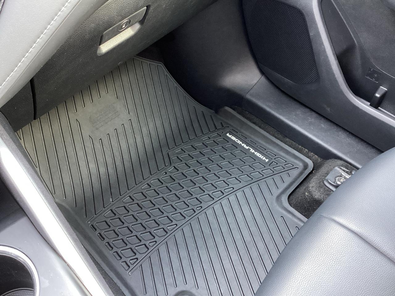 2024 Toyota Highlander XLE AWD Photo