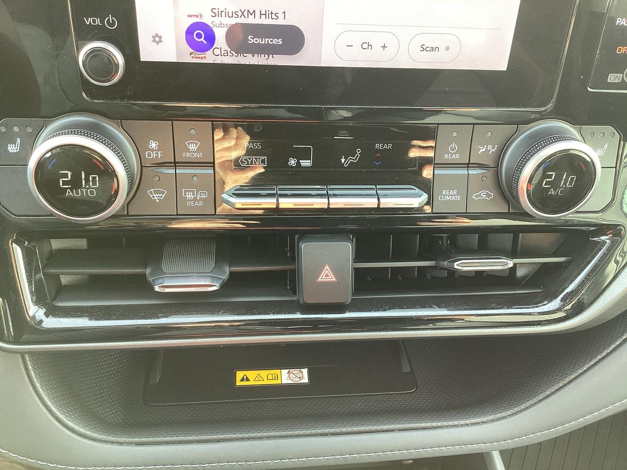 2024 Toyota Highlander XLE AWD Photo