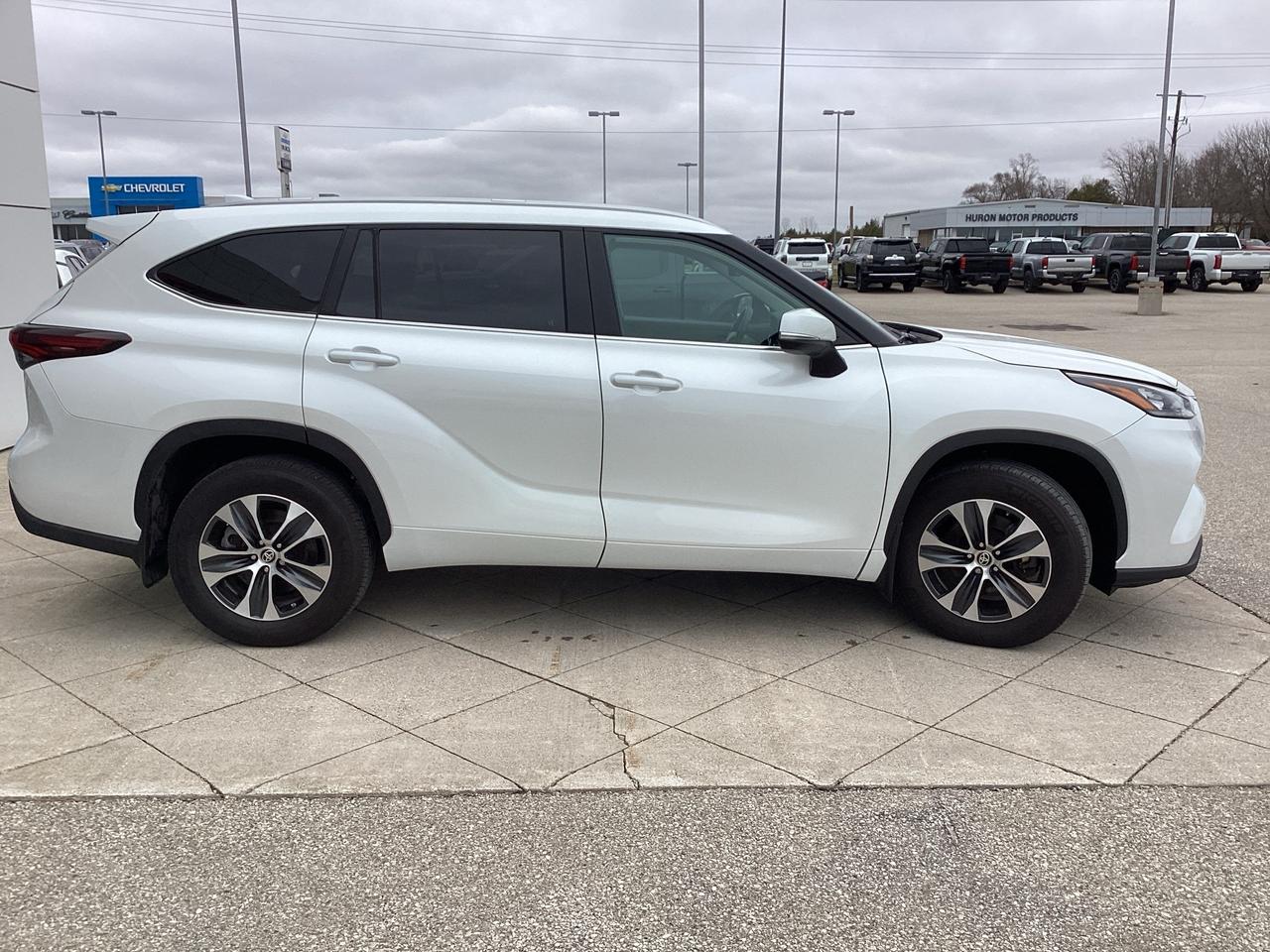 2024 Toyota Highlander XLE AWD Photo