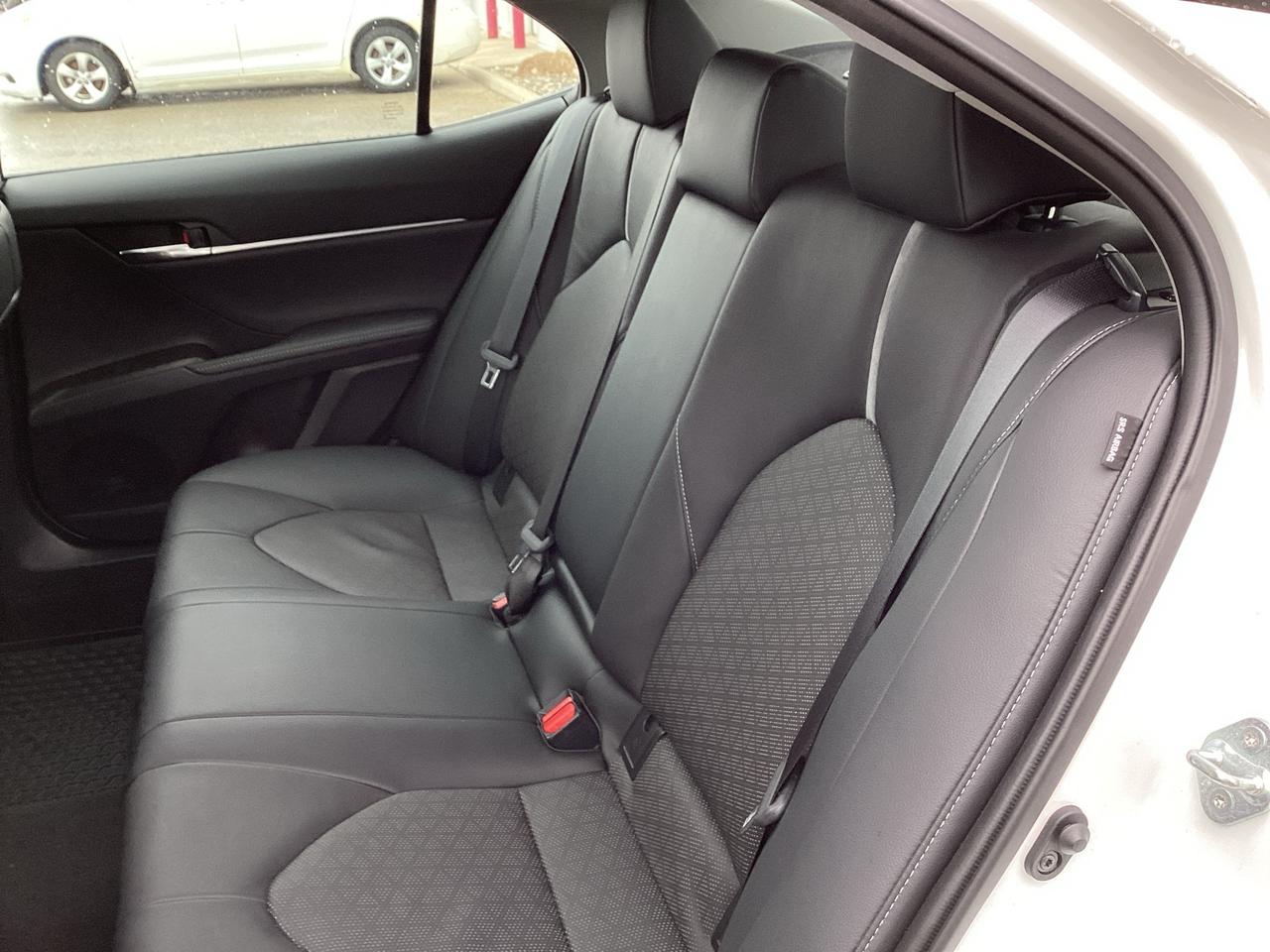 2021 Toyota Camry XSE FWD Photo3