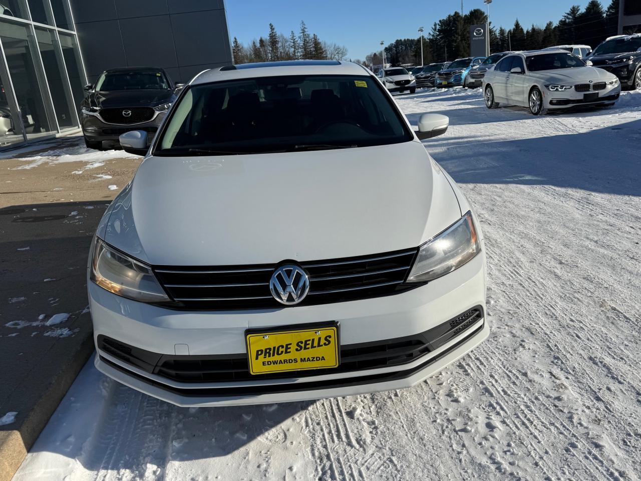 2016 Volkswagen Jetta 1.8 TSI Highline (A6) 4dr Sedan Photo