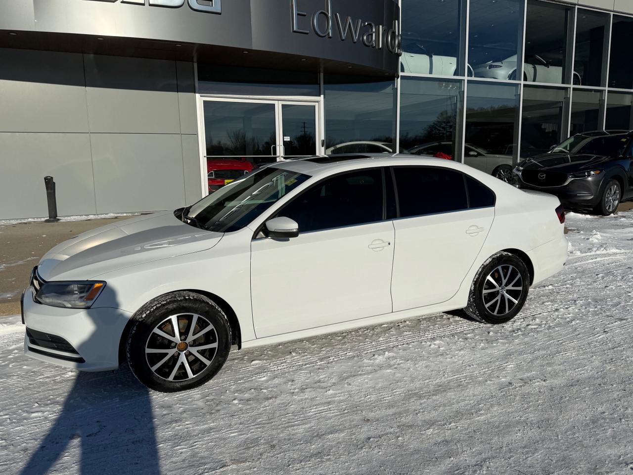 2016 Volkswagen Jetta 1.8 TSI Highline (A6) 4dr Sedan Photo