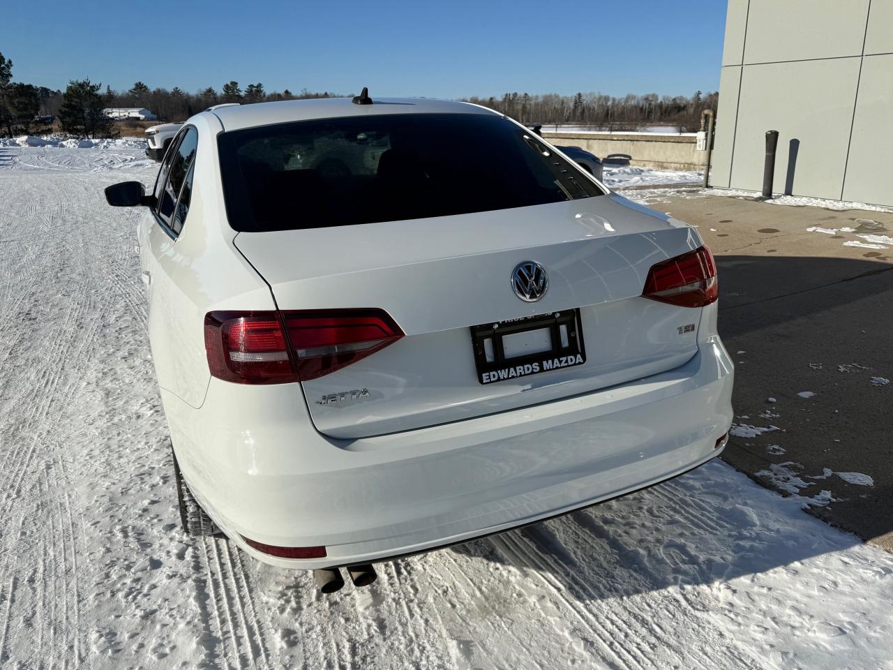 2016 Volkswagen Jetta 1.8 TSI Highline (A6) 4dr Sedan Photo