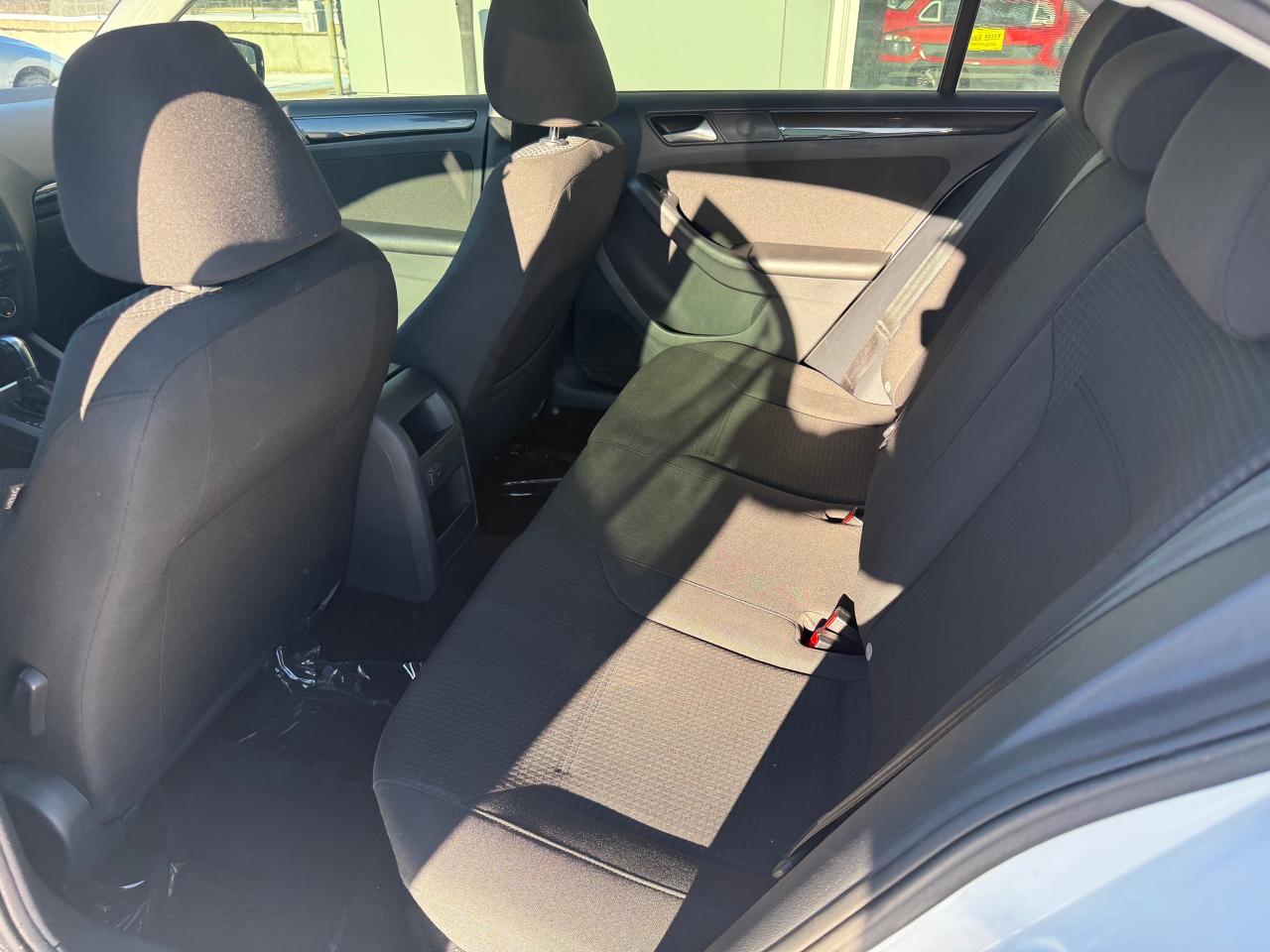 2016 Volkswagen Jetta 1.8 TSI Highline (A6) 4dr Sedan Photo