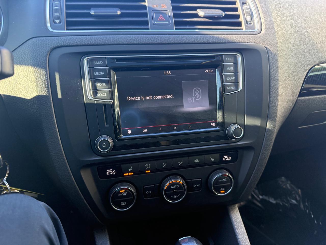 2016 Volkswagen Jetta 1.8 TSI Highline (A6) 4dr Sedan Photo