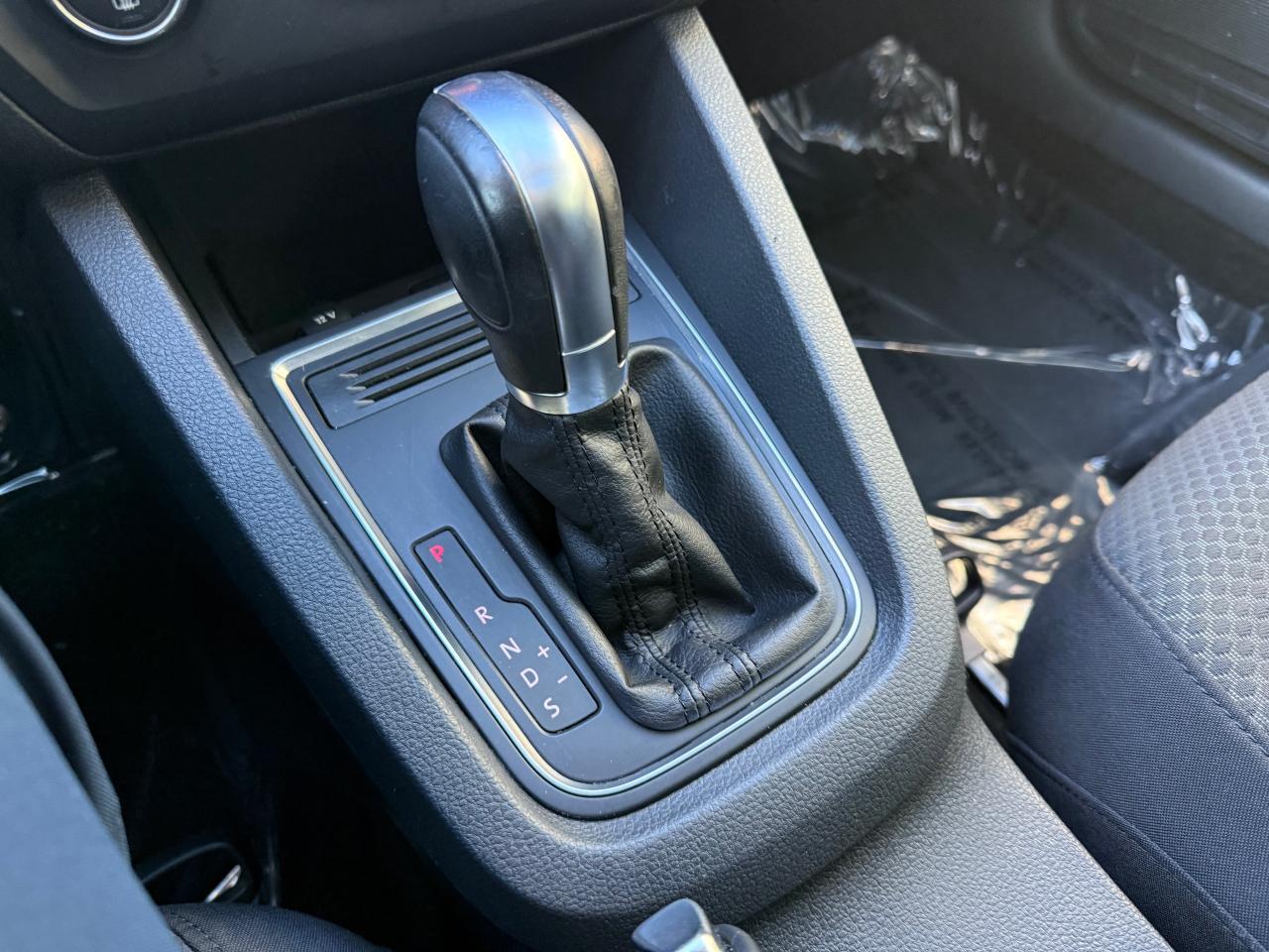 2016 Volkswagen Jetta 1.8 TSI Highline (A6) 4dr Sedan Photo