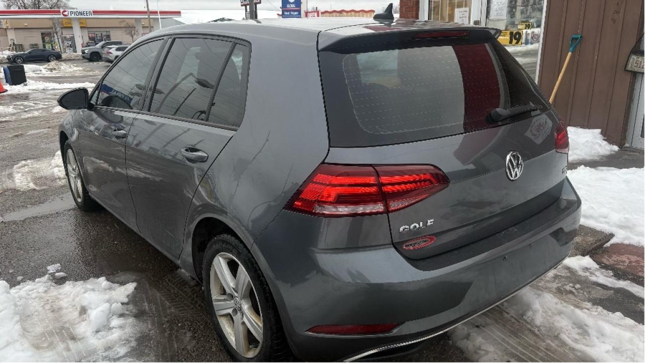 2018 Volkswagen Golf AUTO / Comfortline Photo