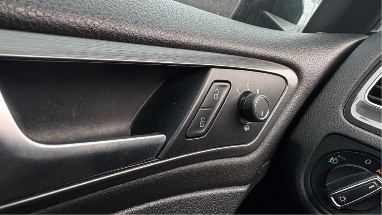 2018 Volkswagen Golf AUTO / Comfortline Photo