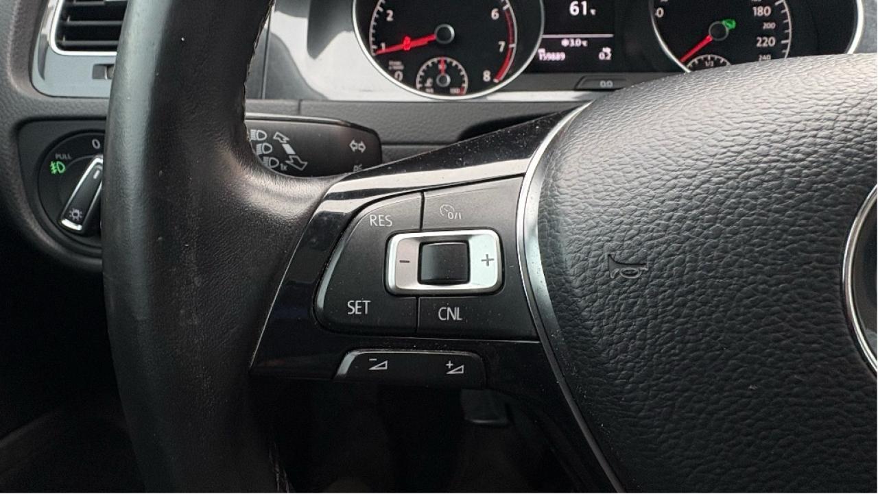 2018 Volkswagen Golf AUTO / Comfortline Photo