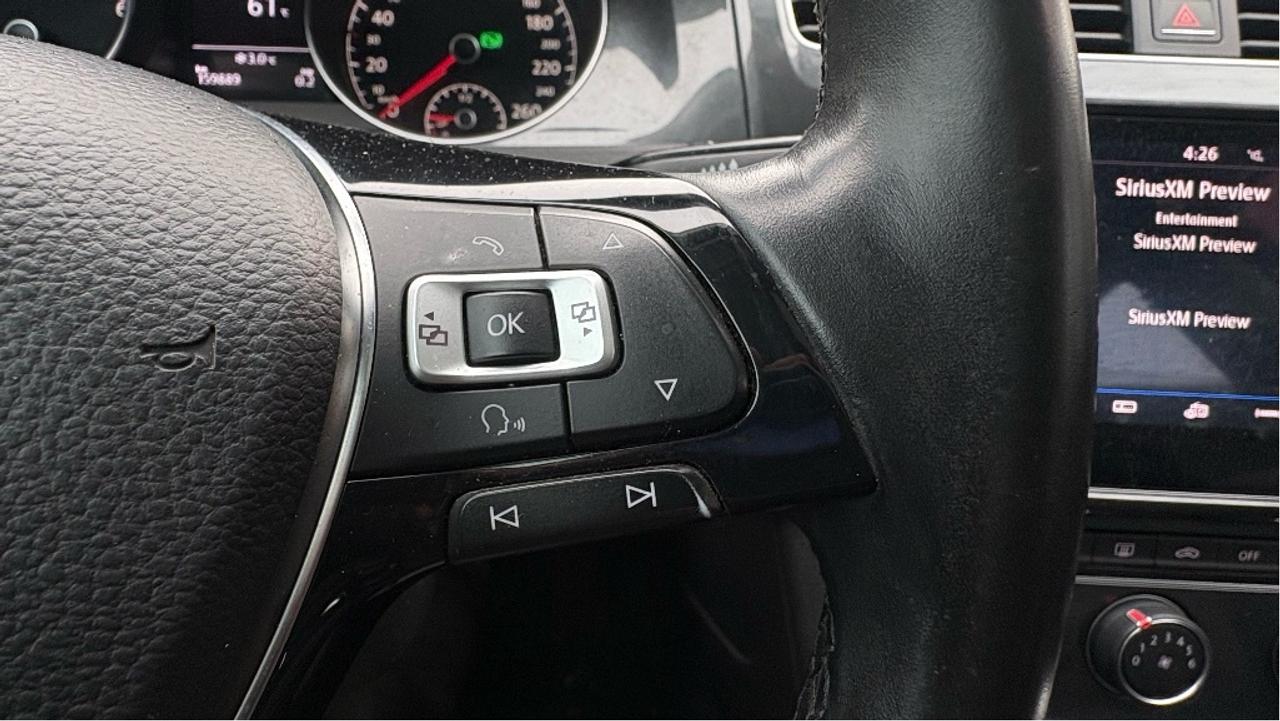 2018 Volkswagen Golf AUTO / Comfortline Photo