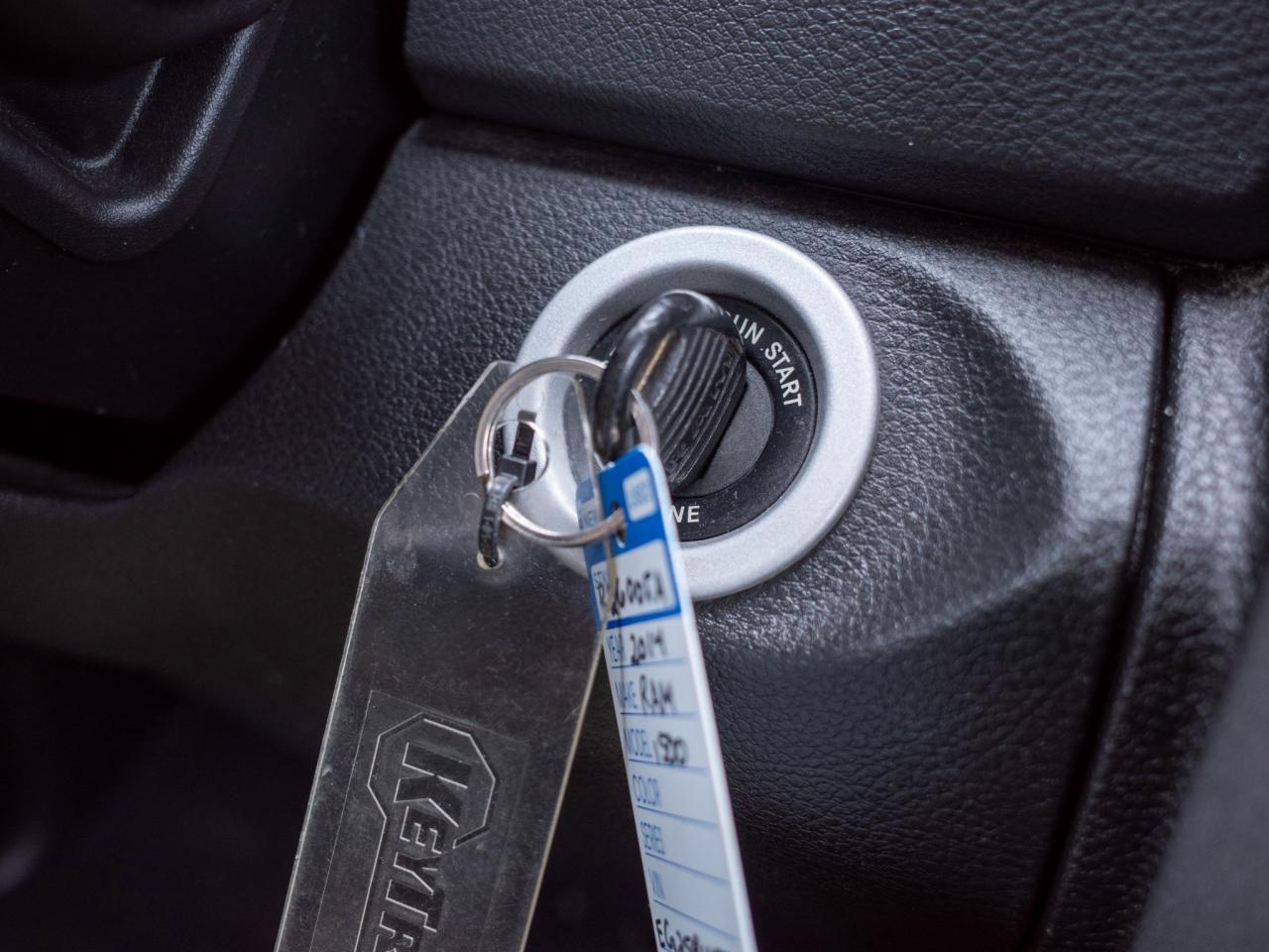 2014 RAM 1500 ST- 5.7L V8 Photo