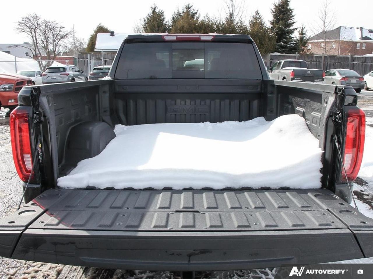 2026 GMC Sierra 1500 Crew Cab Standard Box 4-Wheel Drive SLT Photo