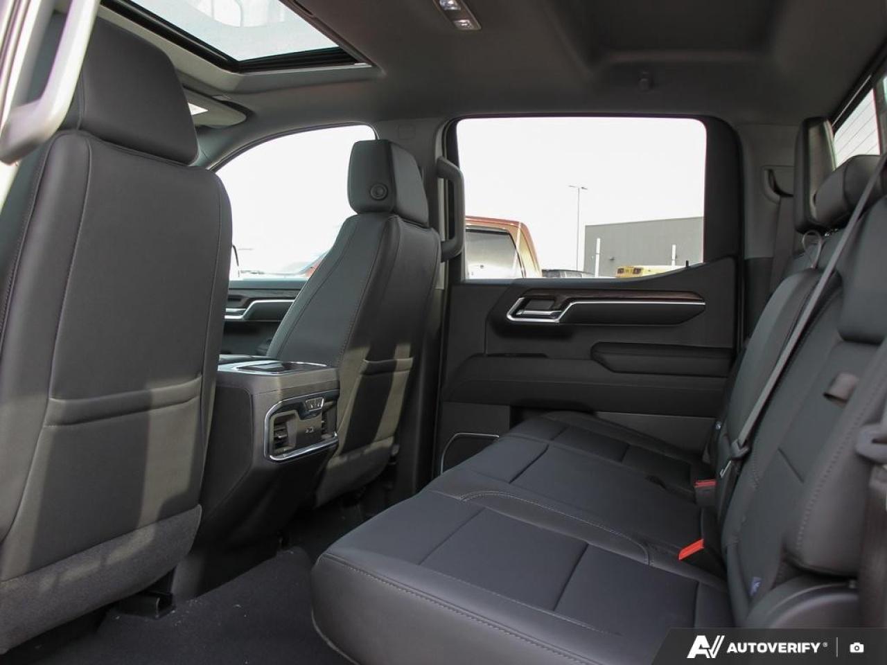 2026 GMC Sierra 1500 Crew Cab Standard Box 4-Wheel Drive SLT Photo