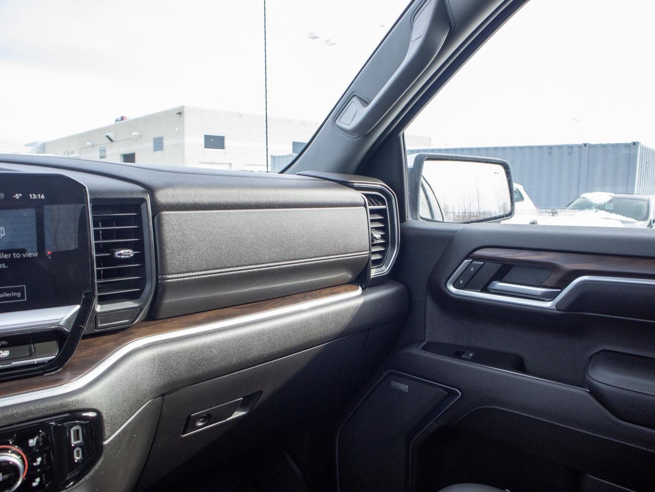 2022 GMC Sierra 1500 SLT - Wi-Fi   Lane Keep Assist Photo