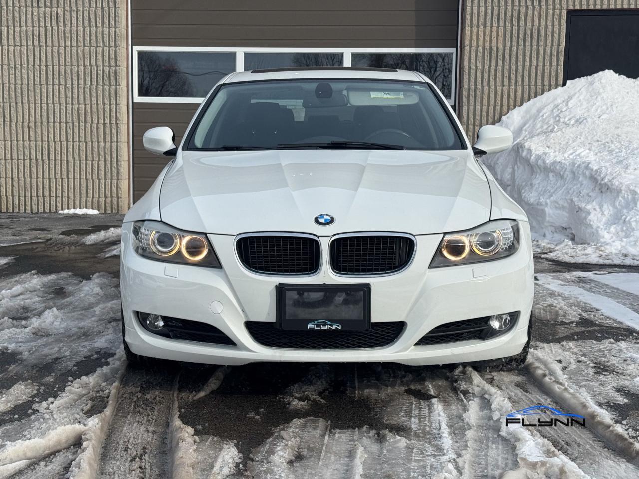 2011 BMW 3 Series 328i xDrive Navigation, Sunroof Photo