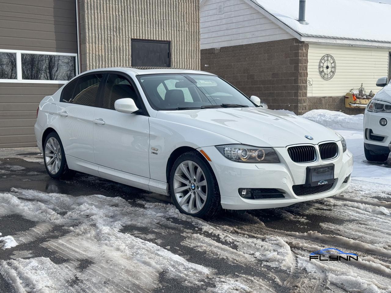 2011 BMW 3 Series 328i xDrive Navigation, Sunroof Photo