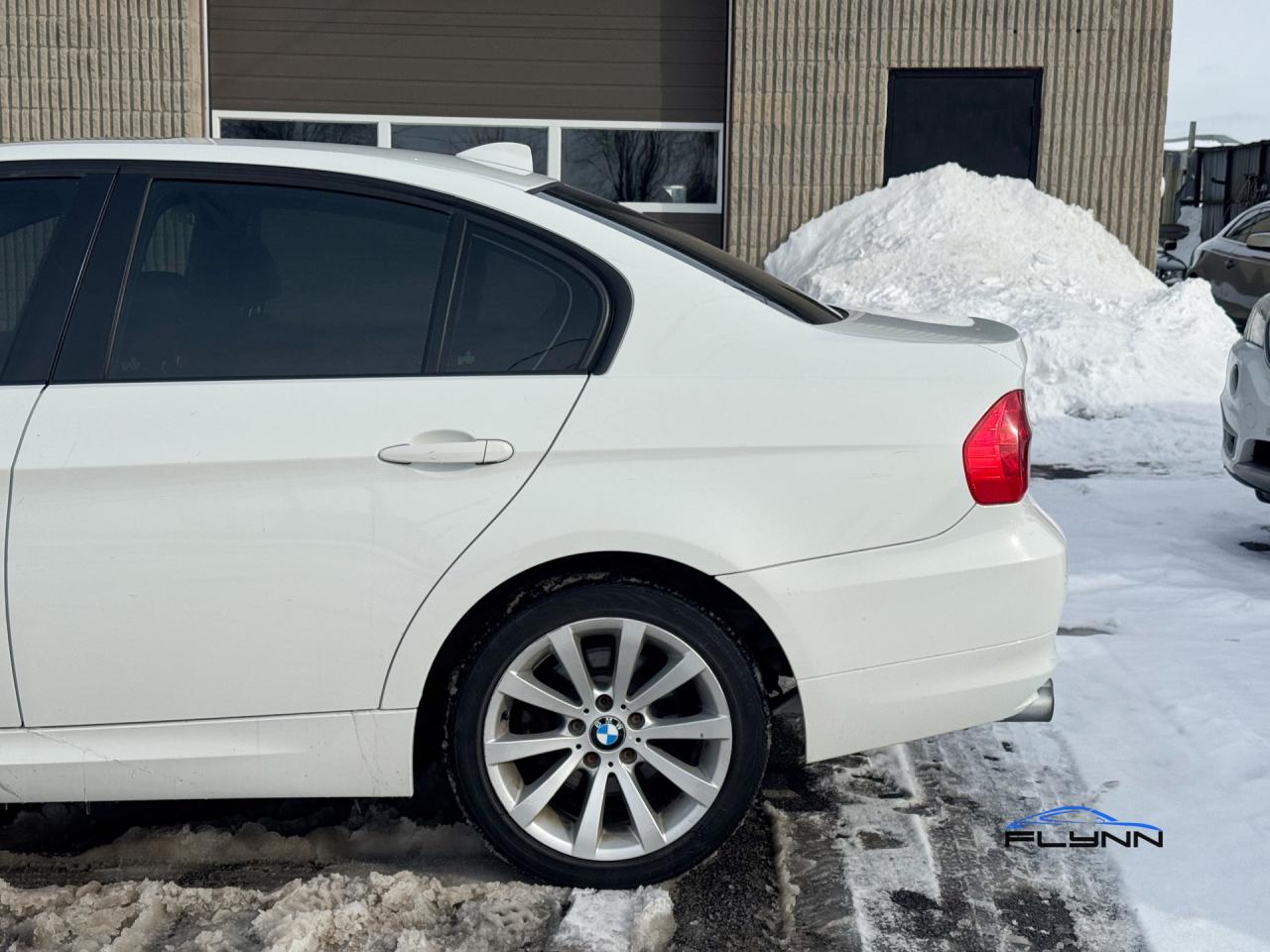 2011 BMW 3 Series 328i xDrive Navigation, Sunroof Photo
