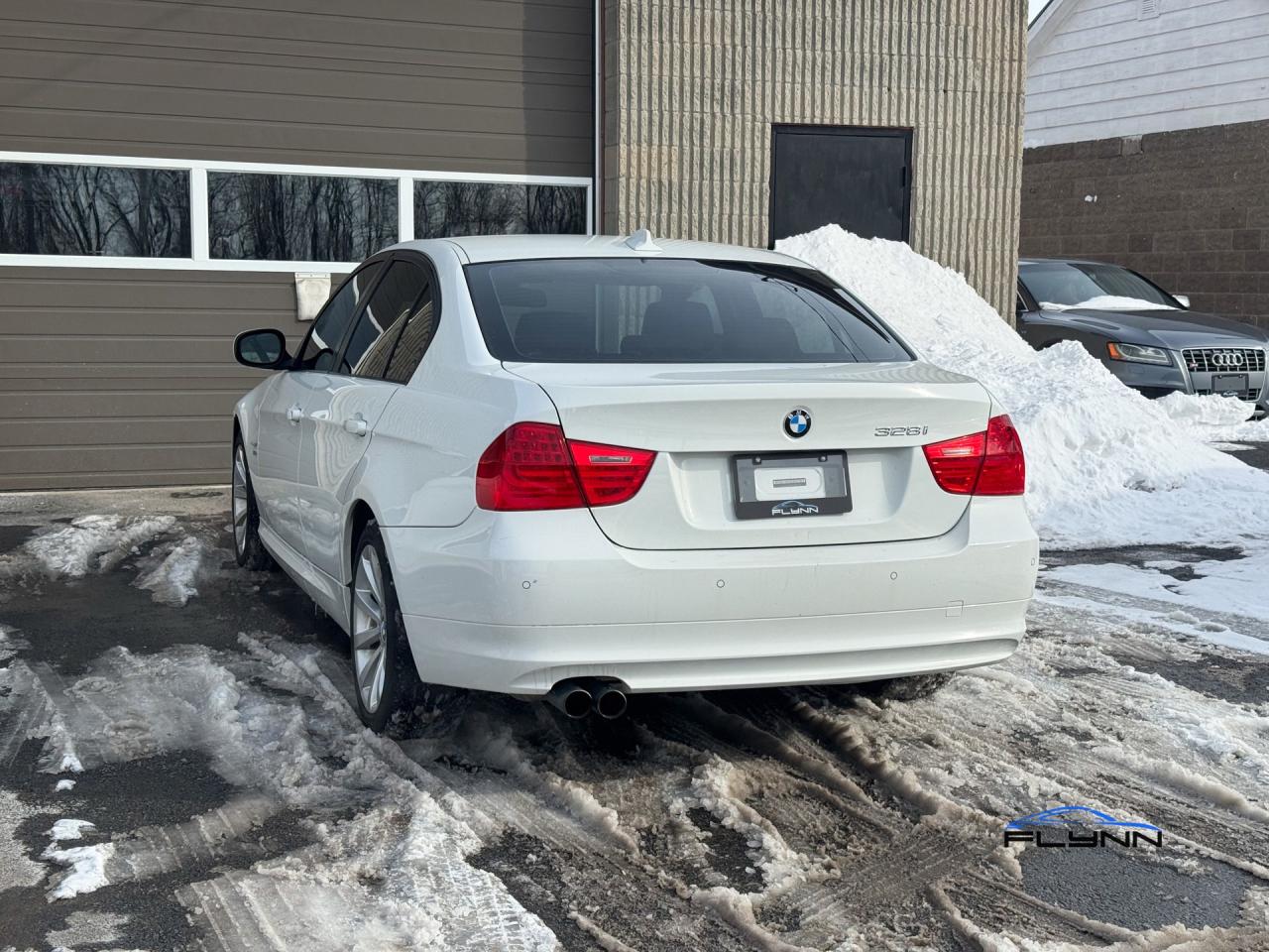 2011 BMW 3 Series 328i xDrive Navigation, Sunroof Photo